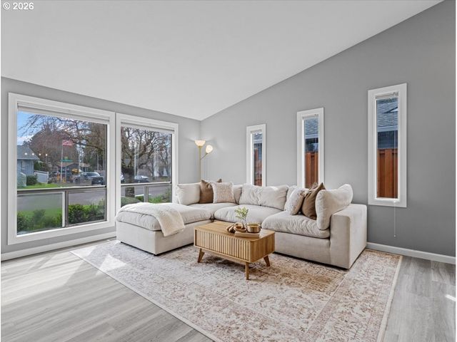 17235 Nw MEADOW GRASS Dr, Beaverton, OR 97006