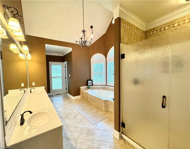 113 Finborough Court, Kernersville, NC 27284