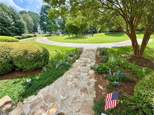 113 Finborough Court, Kernersville, NC 27284
