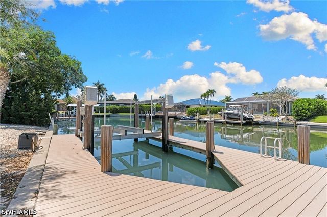 324 Waterleaf CT, Marco Island, FL 34145