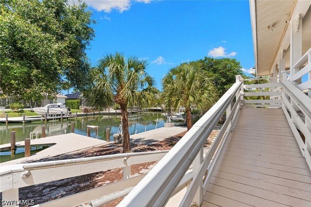 324 Waterleaf CT, Marco Island, FL 34145