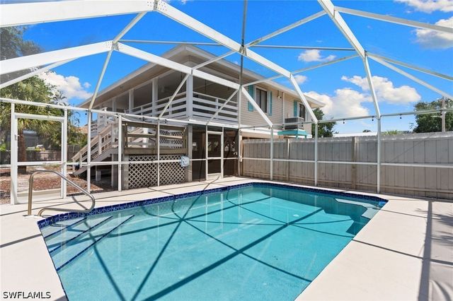 324 Waterleaf CT, Marco Island, FL 34145