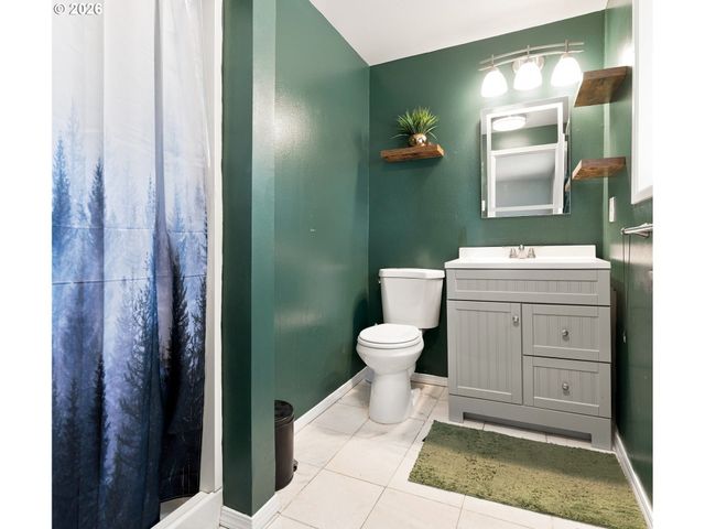 17377 Se COLINA VISTA Ave, Milwaukie, OR 97267