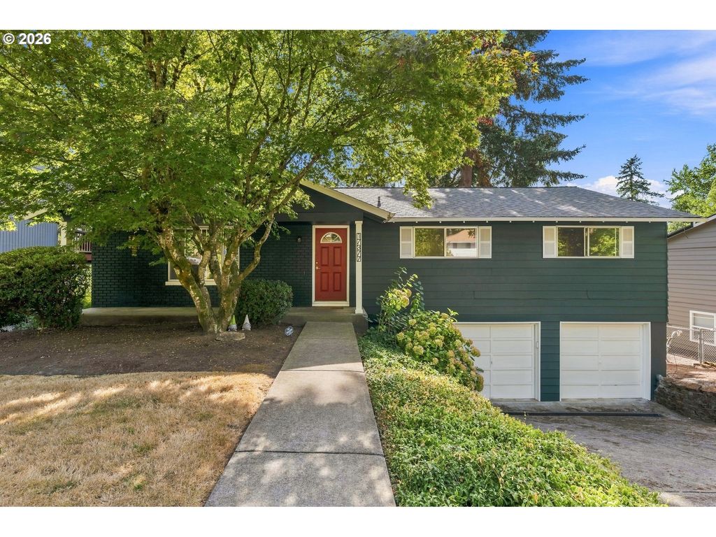 17377 Se COLINA VISTA Ave, Milwaukie, OR 97267