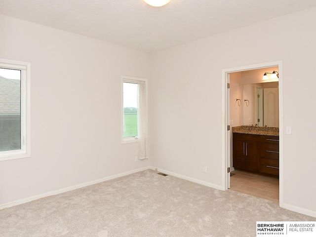 130 Broken Arrow Circle, Yutan, NE 68073