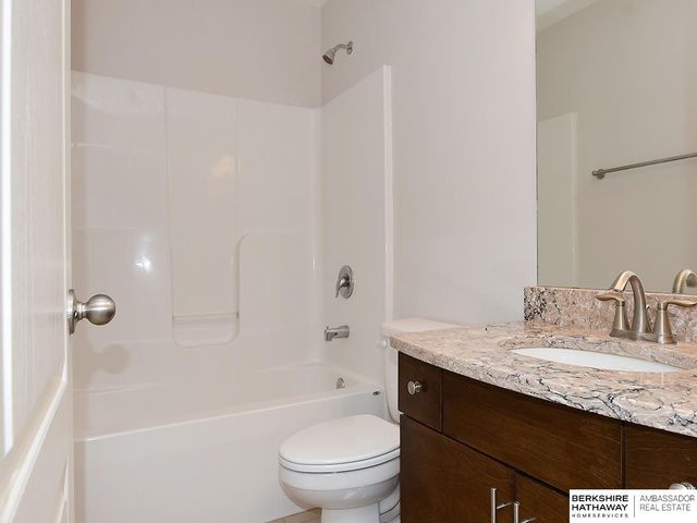 130 Broken Arrow Circle, Yutan, NE 68073