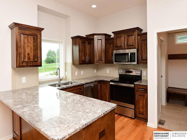 130 Broken Arrow Circle, Yutan, NE 68073