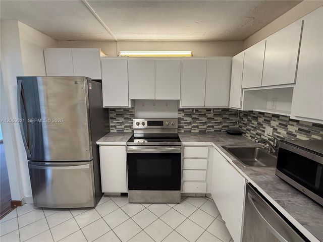 2801 NE 183rd Street 1914W, Aventura, FL 33160