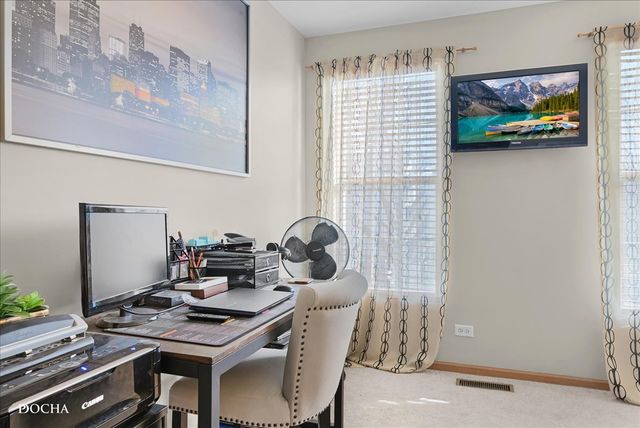 123 Eisenhower Drive, Oswego, IL 60543