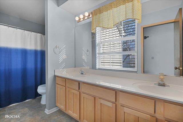 123 Eisenhower Drive, Oswego, IL 60543