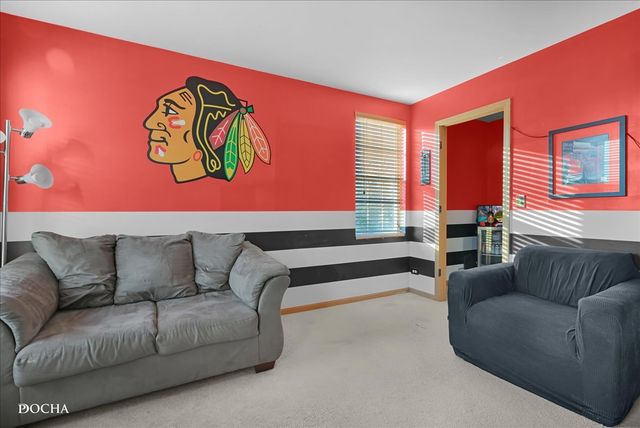 123 Eisenhower Drive, Oswego, IL 60543