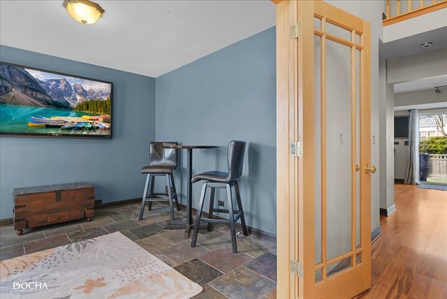 123 Eisenhower Drive, Oswego, IL 60543