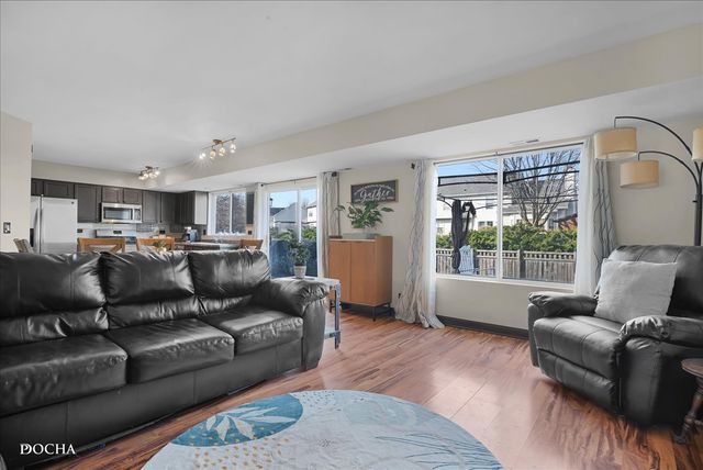 123 Eisenhower Drive, Oswego, IL 60543