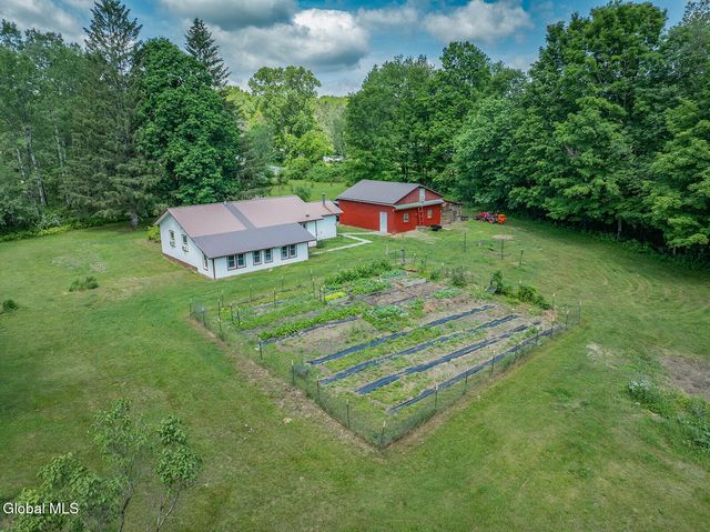 972 Turnpike Road, Cambridge, NY 12816
