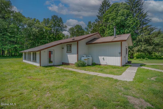 972 Turnpike Road, Cambridge, NY 12816