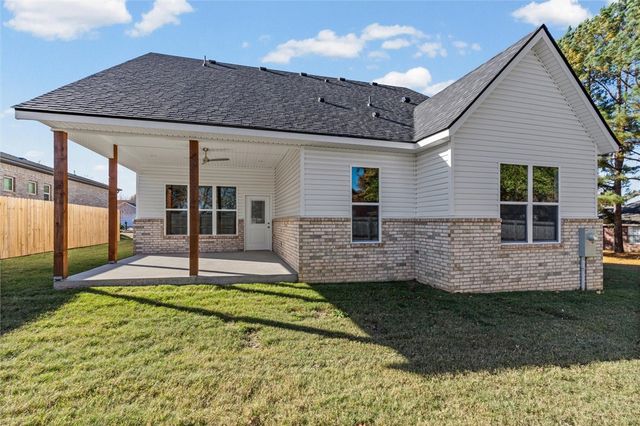 936 S Liberty Drive, Fayetteville, AR 72701