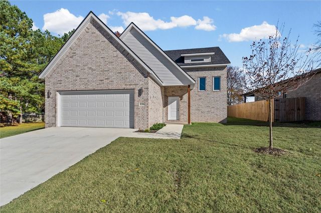 936 S Liberty Drive, Fayetteville, AR 72701