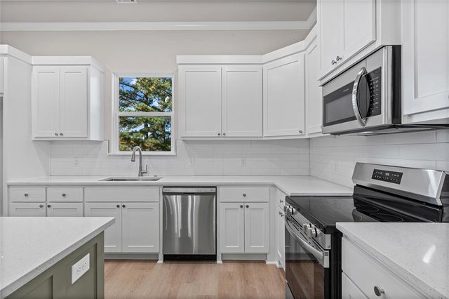 936 S Liberty Drive, Fayetteville, AR 72701