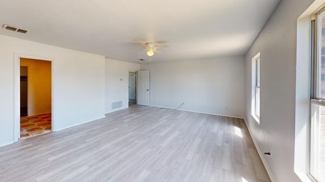 6031 Susanna Drive, Grand Prairie, TX 75052