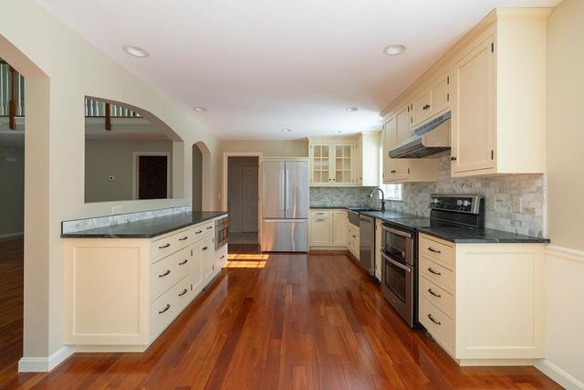 5 Windchime Drive, Bow, NH 03304