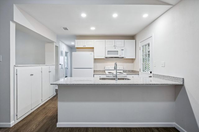 500 S 2nd ST B, Pflugerville, TX 78660