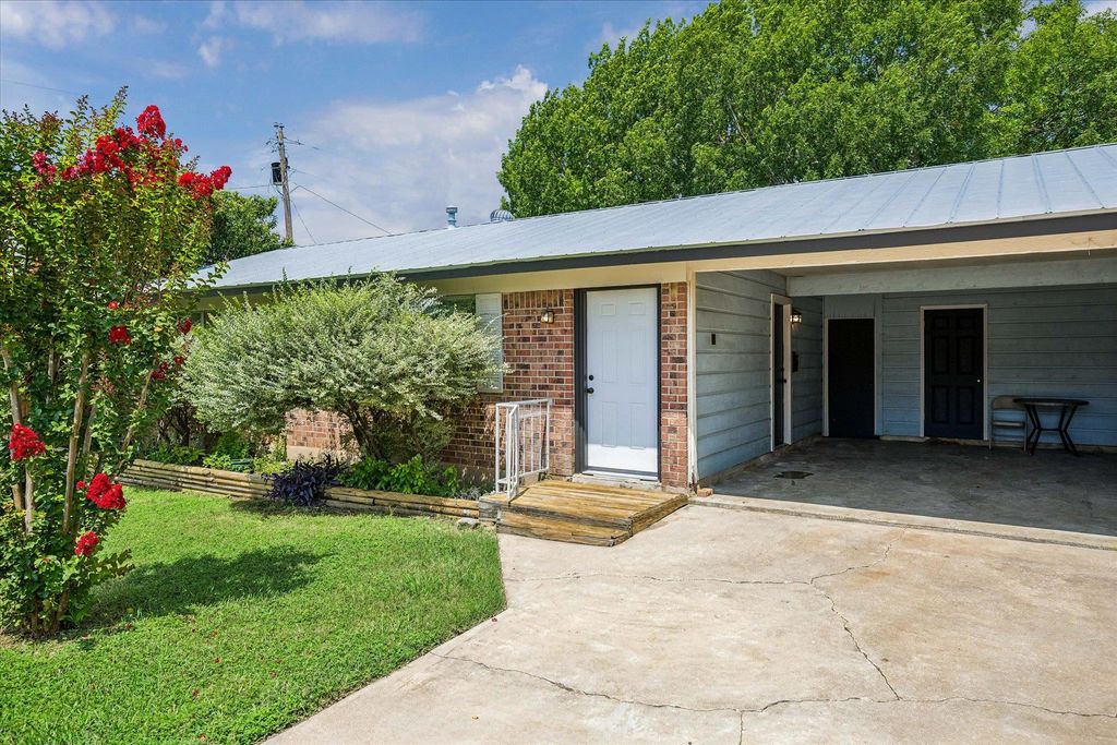500 S 2nd ST B, Pflugerville, TX 78660