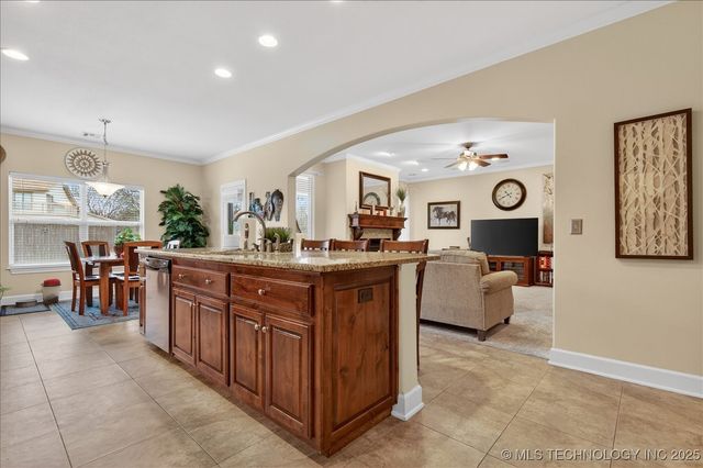 5711 Woodland Road, Bartlesville, OK 74006