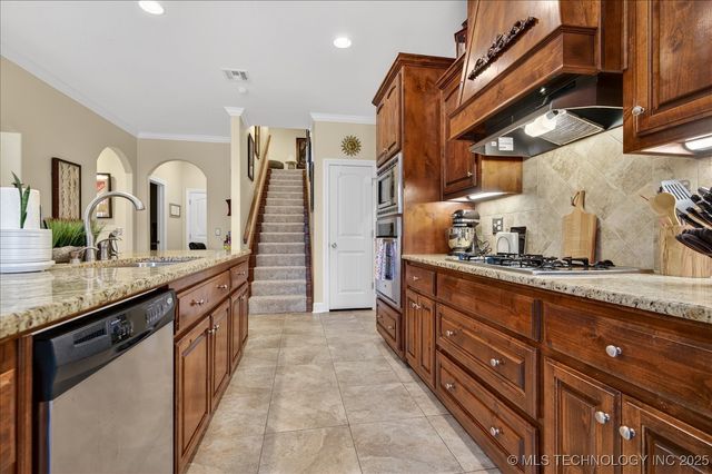 5711 Woodland Road, Bartlesville, OK 74006