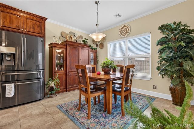 5711 Woodland Road, Bartlesville, OK 74006