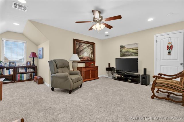 5711 Woodland Road, Bartlesville, OK 74006