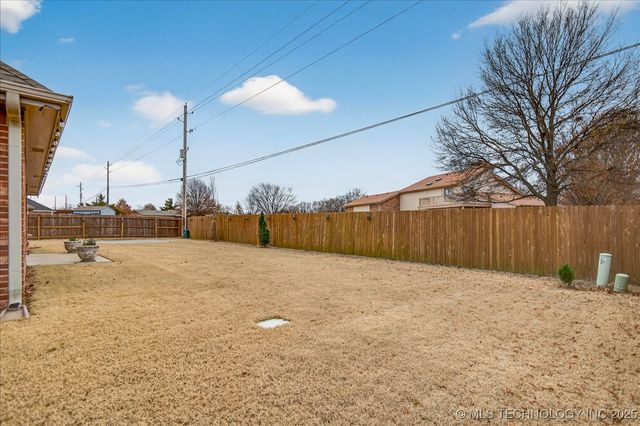 5711 Woodland Road, Bartlesville, OK 74006