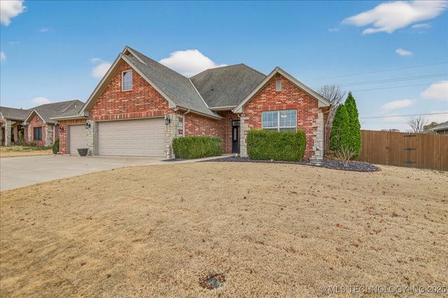 5711 Woodland Road, Bartlesville, OK 74006