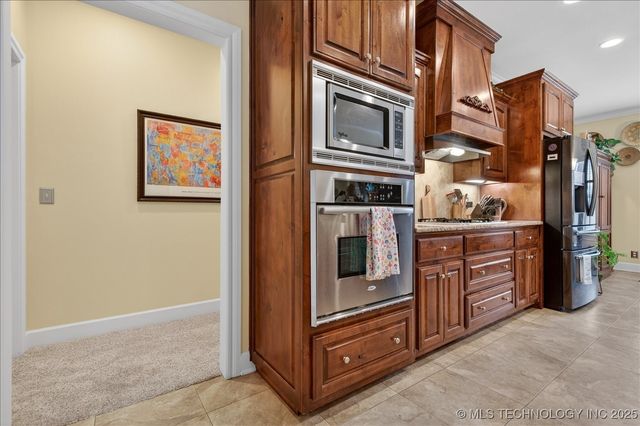 5711 Woodland Road, Bartlesville, OK 74006