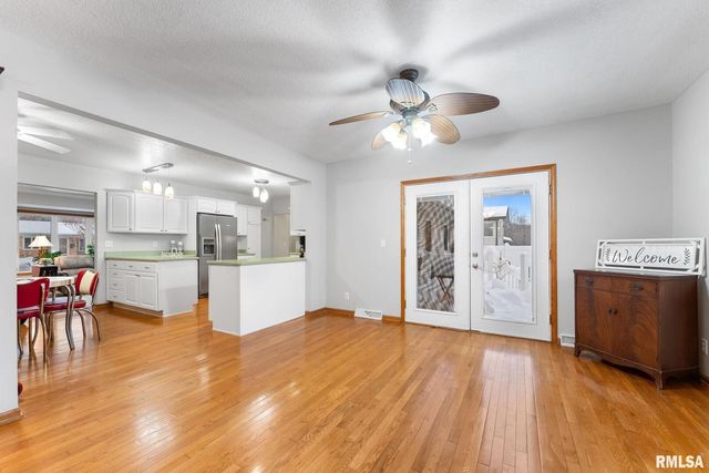 2530 37TH Avenue, Rock Island, IL 61201