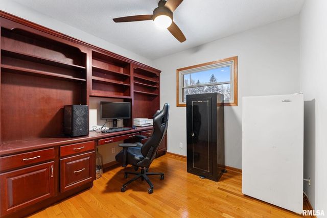 2530 37TH Avenue, Rock Island, IL 61201