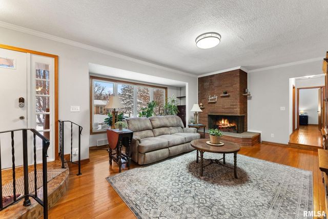 2530 37TH Avenue, Rock Island, IL 61201