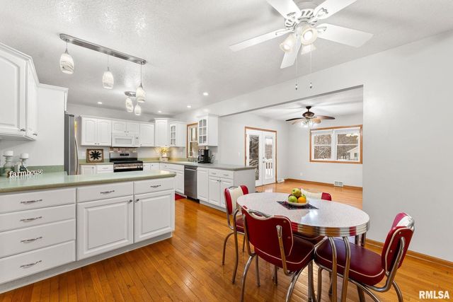 2530 37TH Avenue, Rock Island, IL 61201