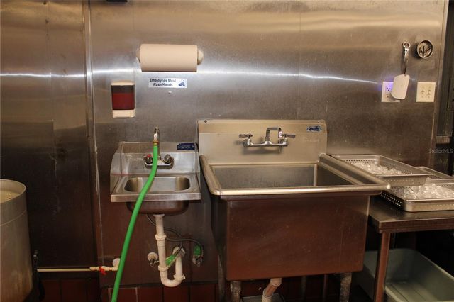 5399 COMMERCIAL WAY, Spring Hill, FL 34606