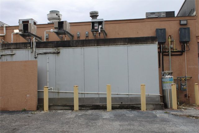 5399 COMMERCIAL WAY, Spring Hill, FL 34606