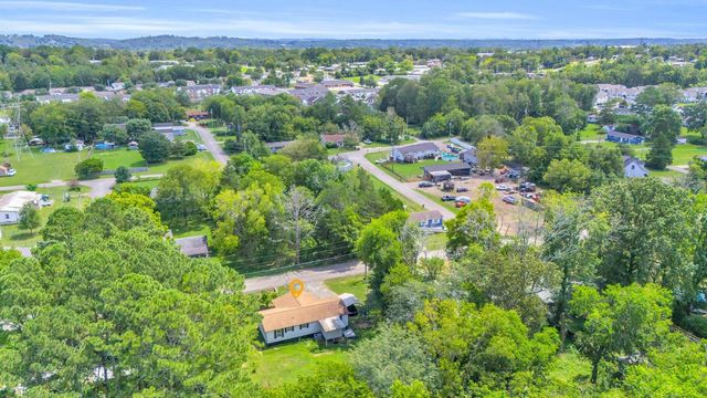 183 Mcdonald Drive, Rossville, GA 30741