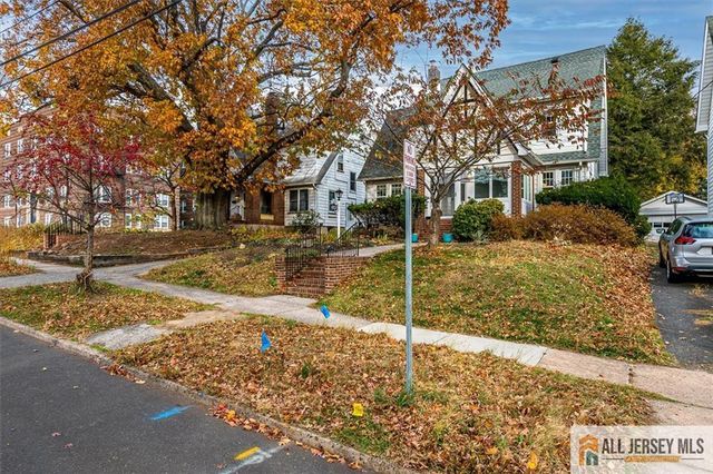 607 S 1st Avenue, Highland Park, NJ 08904