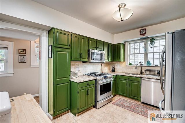 607 S 1st Avenue, Highland Park, NJ 08904