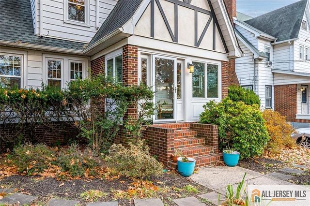 607 S 1st Avenue, Highland Park, NJ 08904