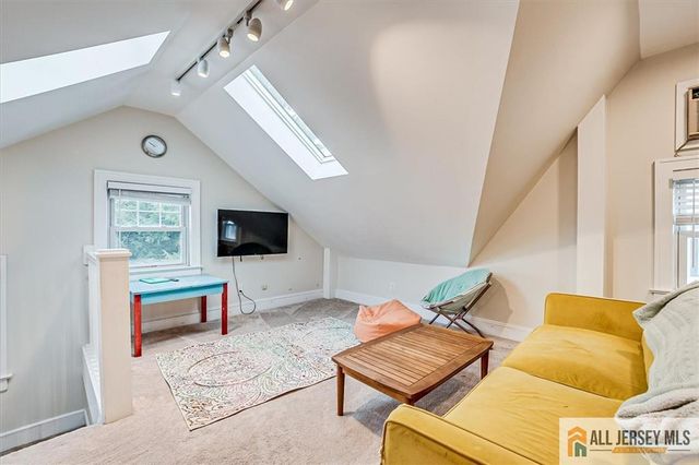 607 S 1st Avenue, Highland Park, NJ 08904