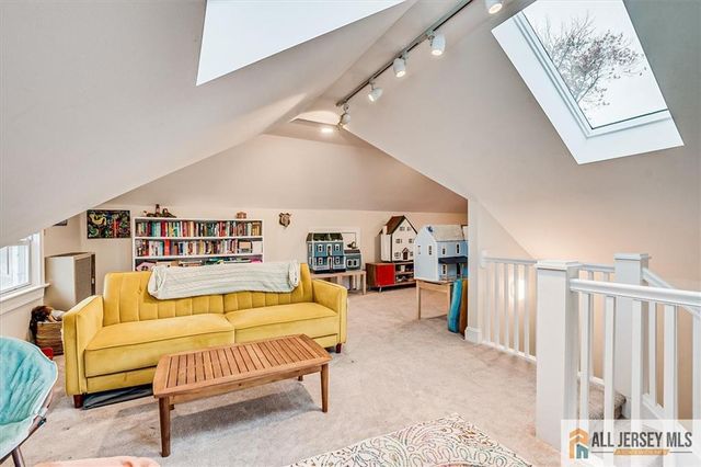 607 S 1st Avenue, Highland Park, NJ 08904