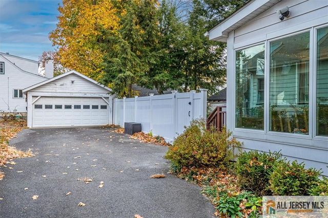 607 S 1st Avenue, Highland Park, NJ 08904