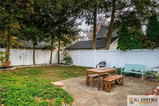 607 S 1st Avenue, Highland Park, NJ 08904