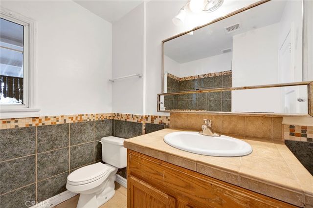 6912 Cedros Avenue, Van Nuys, CA 91405