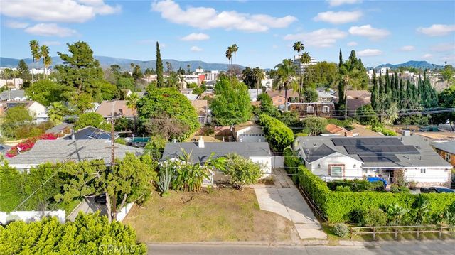 6912 Cedros Avenue, Van Nuys, CA 91405