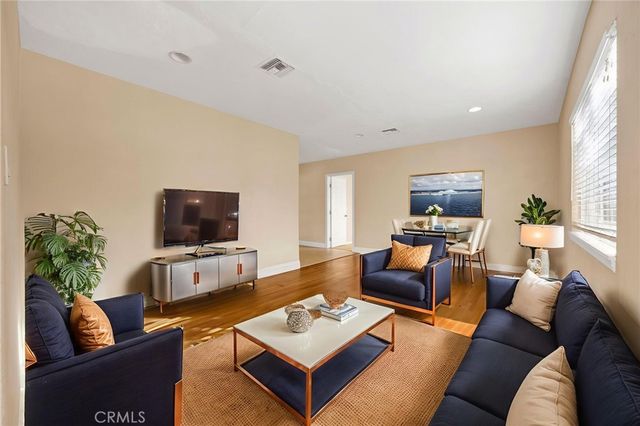 6912 Cedros Avenue, Van Nuys, CA 91405